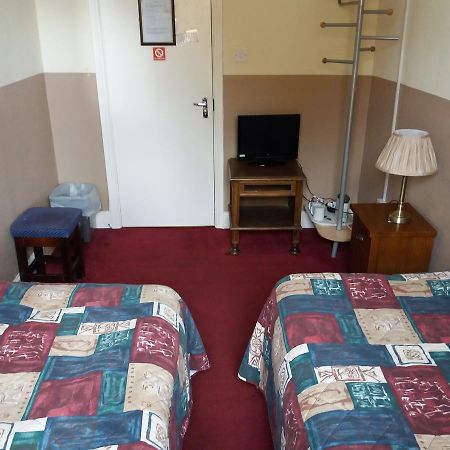 Bed and Breakfast The Crouch Oak Addlestone Exterior foto